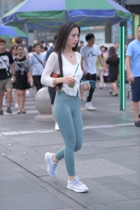 【精选街拍】Vol.3993 减龄运动装 [121P-1.47GB]